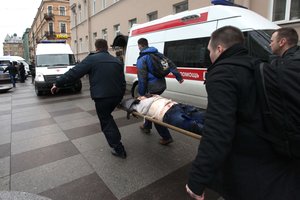 Взрыв в метро Петербурга мог совершить смертник - СК РФ
