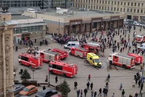 В Питере "заминировали" станцию метро, приехало много пожарных - СМИ