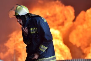 Пенсионера вынесли из горящего дома под Одессой