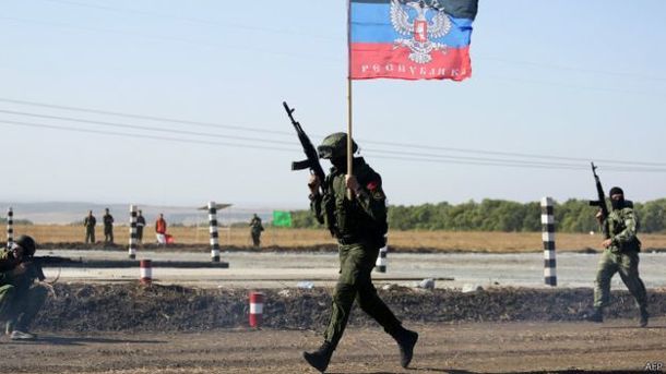 Двое военных получили ранения на Донбассе