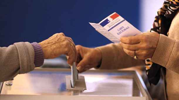 Из ЕС новости: во Франции начался первый тур президентских выборов