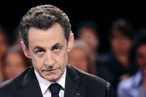 Саркози проголосовал на президенстких выборах во Франции