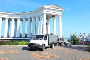 Воронцовскую колоннаду в Одессе спрятали за забором от туристов
