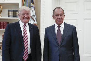 Трамп рассказал о "спасительной" встрече с Лавровым