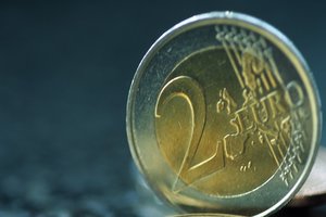 В Украине замер доллар и резко подскочил евро