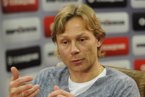 Валерий Карпин предложил российским футболистам играть в лаптях