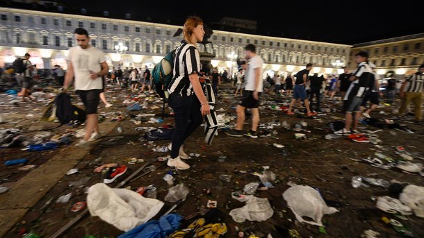 На площади в Турине оказалось более 1500 пострадавших
