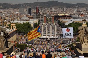 В Барселоне прошел митинг с требованием проведения референдума о независимости