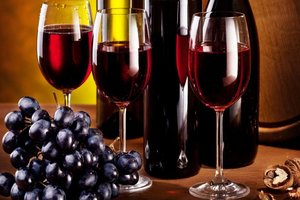 Чем полезно красное вино и сколько его можно пить