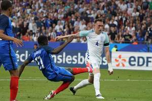 Франция в меньшинстве обыграла Англию. Видео голов и обзор матча
