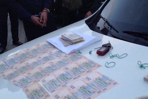 В Киеве полицейского поймали на взятке в 285 тысяч гривен