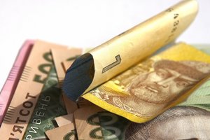 Средние зарплаты в Украине вырастут до 10 тысяч гривен - Гройсман