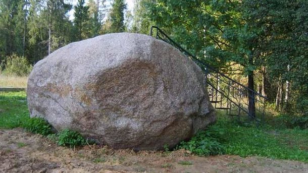 Большой камень стал причиной смерти. Фото: wikimapia.org