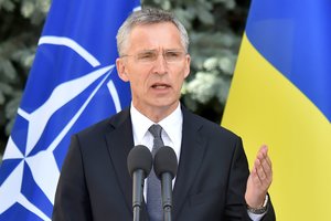 Украина должна идти в НАТО с помощью "субстантивного партнерства" - Столтенберг