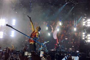 Depeche Mode отыграл масштабный концерт на "Олимпийском" в Киеве