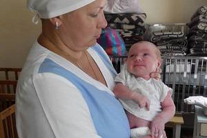 На Донбассе мать бросила на улице новорожденного
