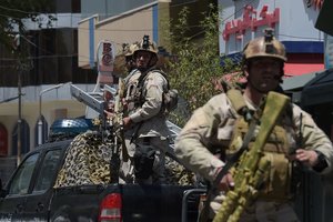 В Кабуле прогремел второй взрыв, идет бой