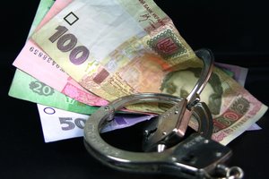 В Киеве директор благотворительного фонда украл 40 тысяч гривен