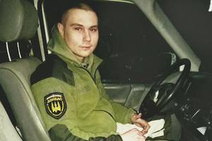 Во Львовской области на коленях встречали убитого в АТО 21-летнего бойца