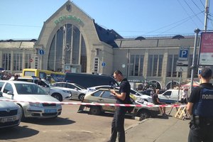 В Киеве на вокзале произошла стрельба: есть раненые