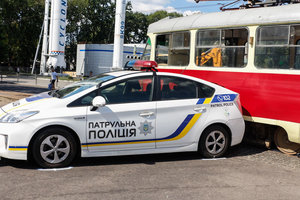 В центре Днепра трамвай врезался в полицейский Prius