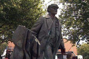 Борьба с памятниками в США: в Сиэтле хотят убрать статую Ленина