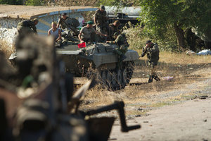 На Донбассе боевики устроили массовую драку
