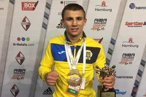 Украинец Хижняк признан лучшим боксером чемпионата мира