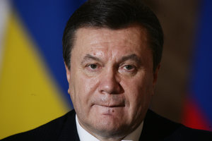 Дело о госизмене Януковича: заседание суда опять перенесли