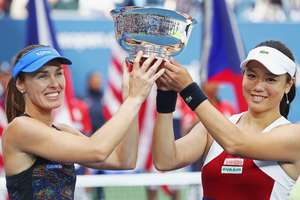 Мартина Хингис и Чжань Юнжань в паре выиграли US Open