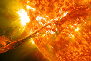 Ученый объяснил, как вспышки на Солнце влияют на организм