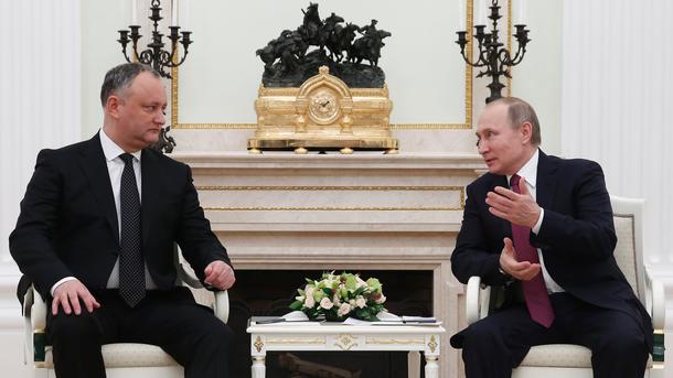 Президенты Молдовы и РФ Игорь Додон и Владимир Путин. Фото: AFP