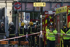 Взрыв в метро Лондона признали терактом