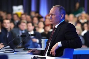 В России хотят ограничить Путина в отправке войск за границу