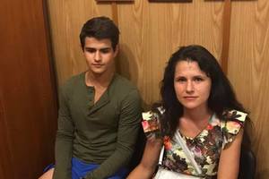 Подросток вынес 15 детей из комнат во время пожара в лагере Одессы