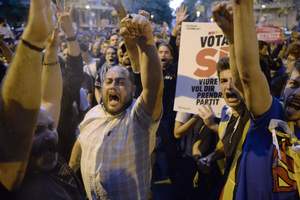 Массовые протесты в Испании: Мадрид потребовал отставки президента Каталонии