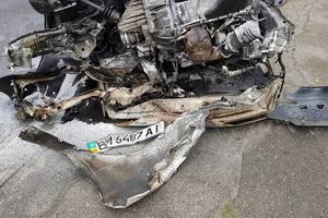 Жуткое ДТП в Киеве: автомобиль врезался в отбойник и несколько раз перевернулся