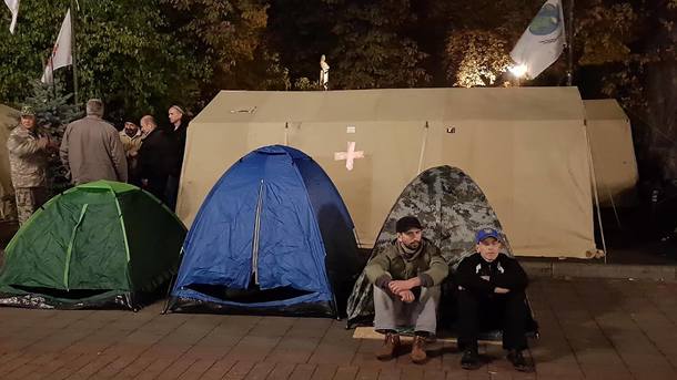 Генеральный прокурор Украины пообещал не сносить палатки митингующих около Верховной рады