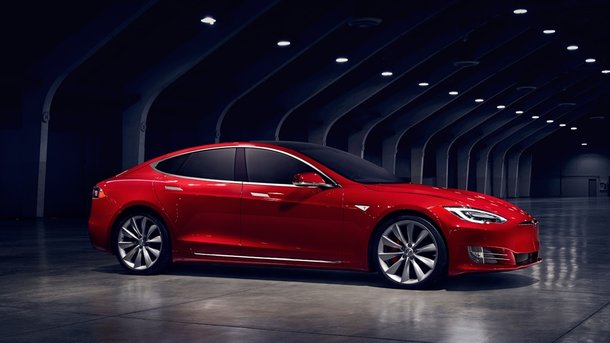 Германия попросила покупателей Tesla вернуть 4 000 евро - Авто Mail.Ru