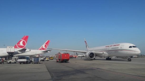 В аэропорту Стамбула столкнулись два самолета Boeing