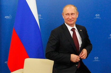 Медведев подарил Путину на юбилей книгу