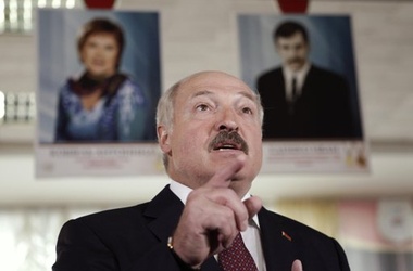 Лукашенко утверждает, что ЕС хочет "перевернуть" Беларусь