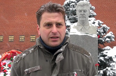 &lt;p&gt;Правнук Сталина - за восстановление памятника деду. Фото с сайта sniper-rkka.livejournal.com&lt;/p&gt;