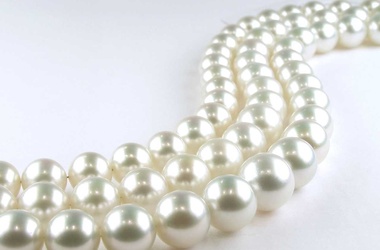 Японцы сделали самое длинное в мире 222-метровое жемчужное ожерелье