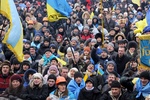На Майдане уже собрались более 100 тысяч человек