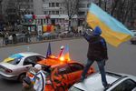 Янукович одобрил закон, по которому за Автомайдан могут забрать машину
