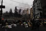 На ул. Грушевского восстанавливают баррикады
