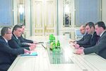Президент и оппозиция готовы подписать соглашение об урегулировании кризиса в Украине