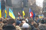 В Праге тысячи людей почтили память погибших на Майдане