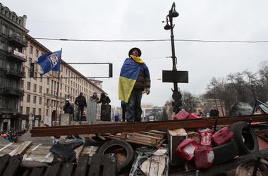 &lt;p&gt;В центре Киева начали разбирать баррикады&lt;/p&gt;